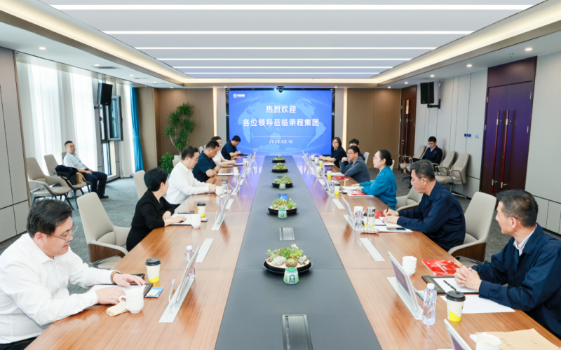 荣程集团董事会主席张荣华与山东庆云县委书记刘涛座谈交流
