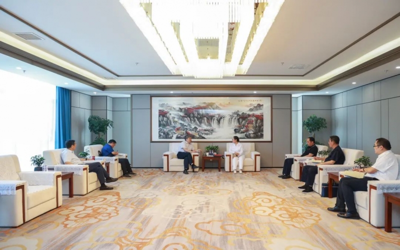荣程集团董事会主席张荣华与天津市老促会常务副会长赵玉石座谈交流